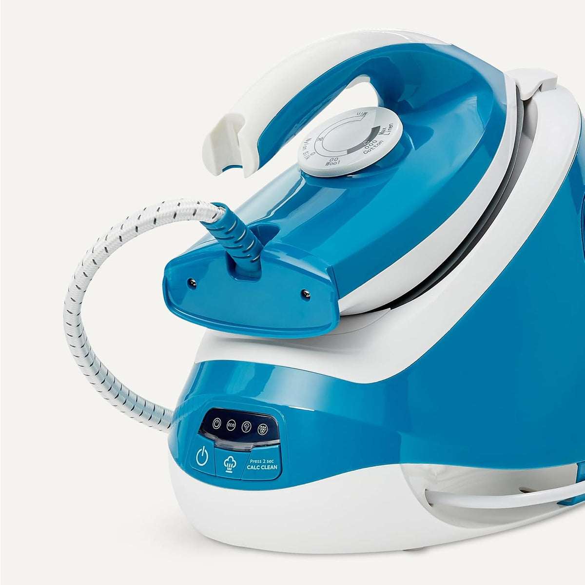 Amazon Basics Ferro com gerador de vapor com bomba de 6 bares, impulso de vapor de 240 g/min, saída de vapor de 120 g/min, depósito de 1,8 litros, 2400 W, branco/azul