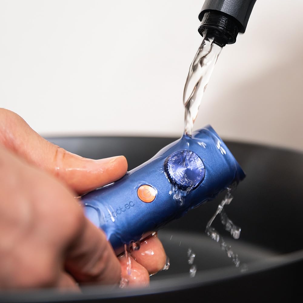 Cecotec Máquina de Cortar Barba com Lâminas Japonesas PrecisionCare Barber Pro. Aço Inoxidável, Pentes Ajustáveis (0,5-20mm) com Roda de Precisão, Autonomia 90min, IPX7, Ecrã