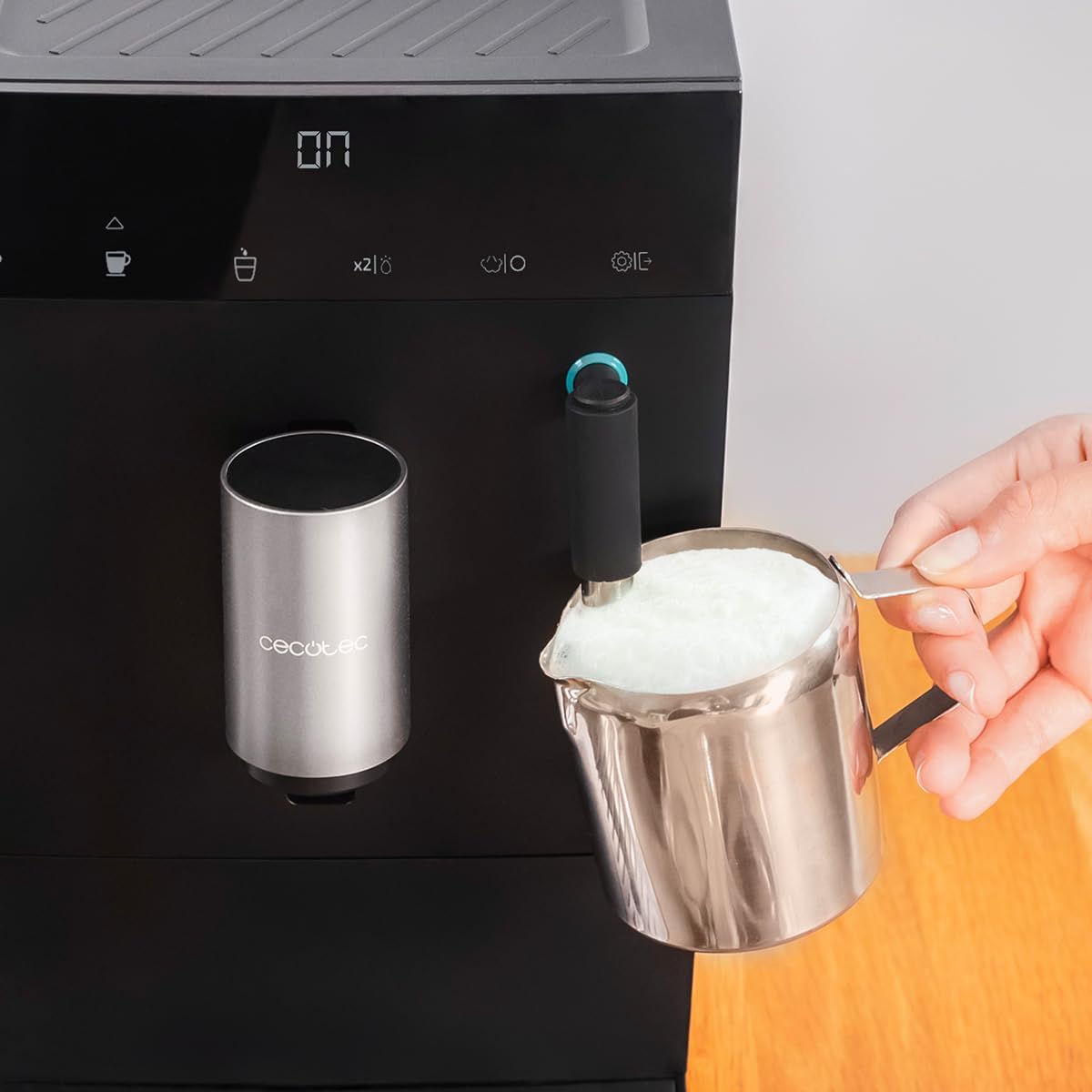 Cecotec Cafeteira super automática compacta com vaporizador Cremmaet Compact Steam. 1350 W, 19 bares, sistema