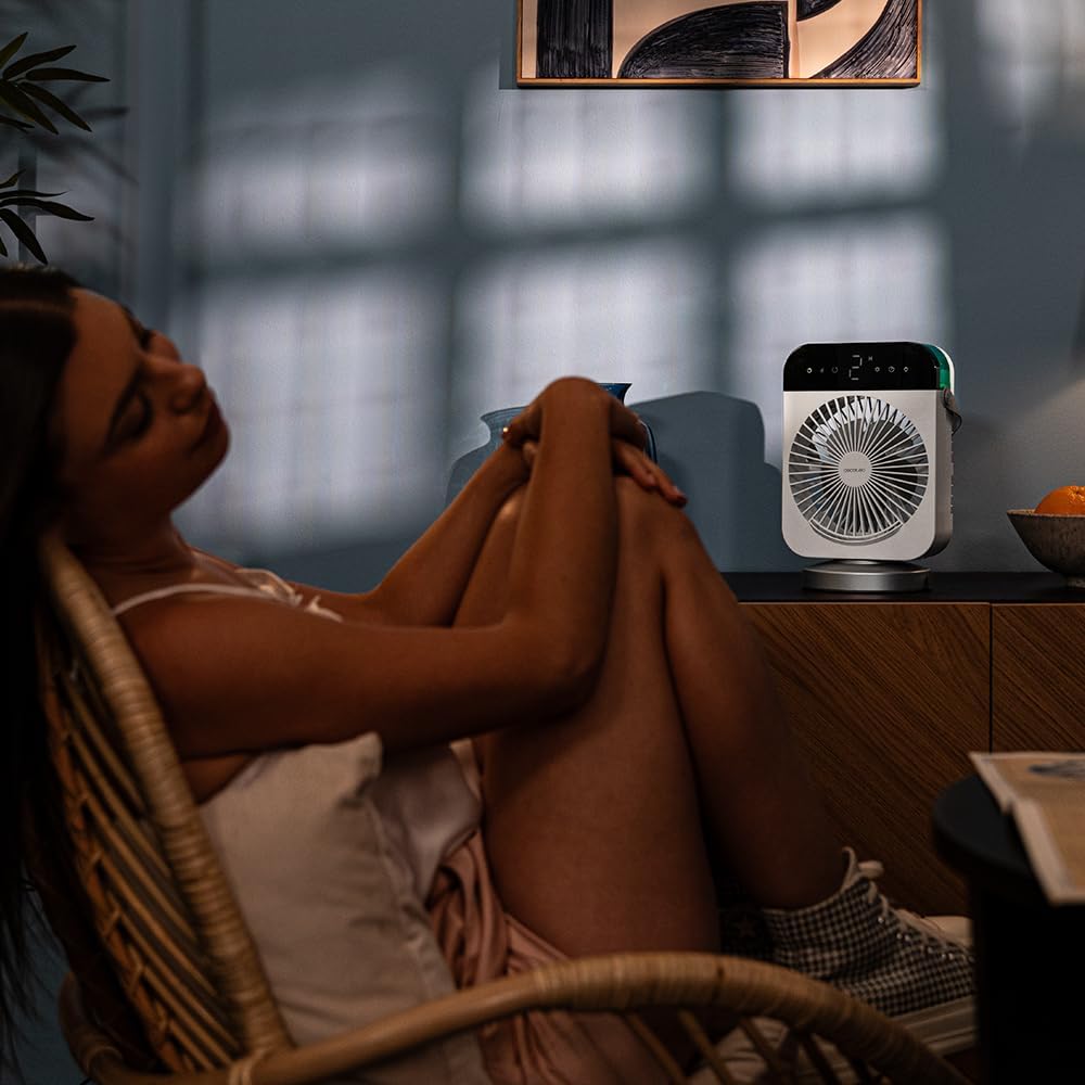 Cecotec Climatizador de mesa EnergySilence 600 DeskChill Smart Rotate. 10 W, depósito de 300 ml, controlo tátil, oscilação, 4 velocidades, luz LED com 7 cores e temporizador 8 h