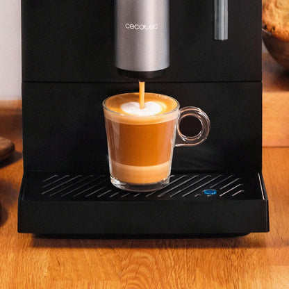Cecotec Cafeteira super automática compacta com vaporizador Cremmaet Compact Steam. 1350 W, 19 bares, sistema