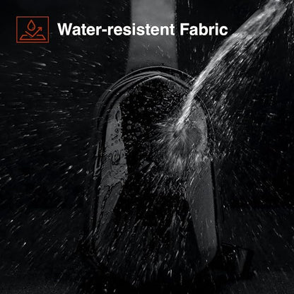 Mala de ombro para viagem, unissexo, que pode ser utilizada como mala transversal ou mochila de uma alça. Fabricada com estrutura rígida em EVA, resistente à água, com design moderno e prático.