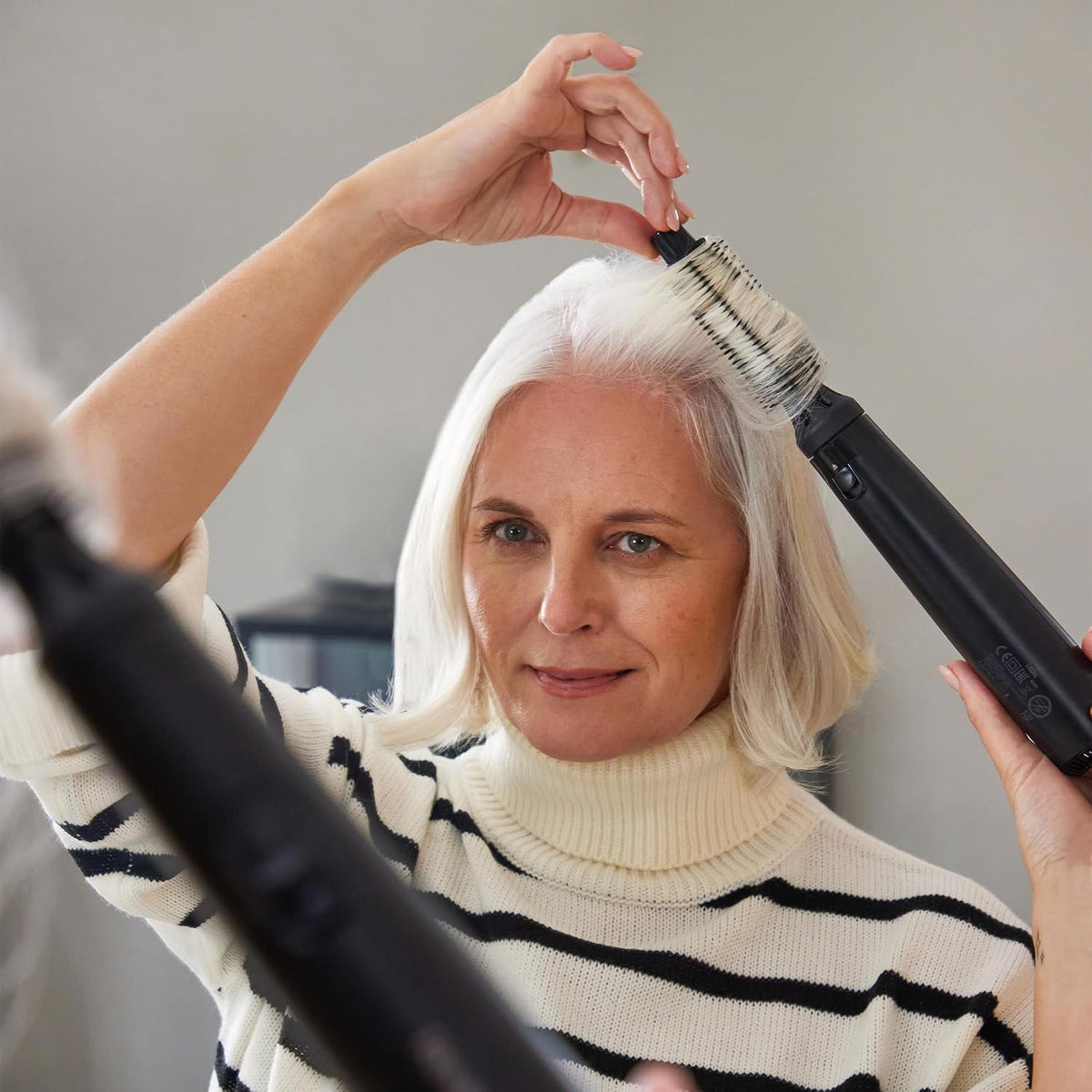 Remington Escova de Ar Blow Dry & Style - Modelador de Cabelo, 2 Acessórios, Modela e Dá Volume, Escova Secadora, Ótimo para Cabelo Curto, 400 W, 2 Temperaturas e 2 Velocidades - AS7100
