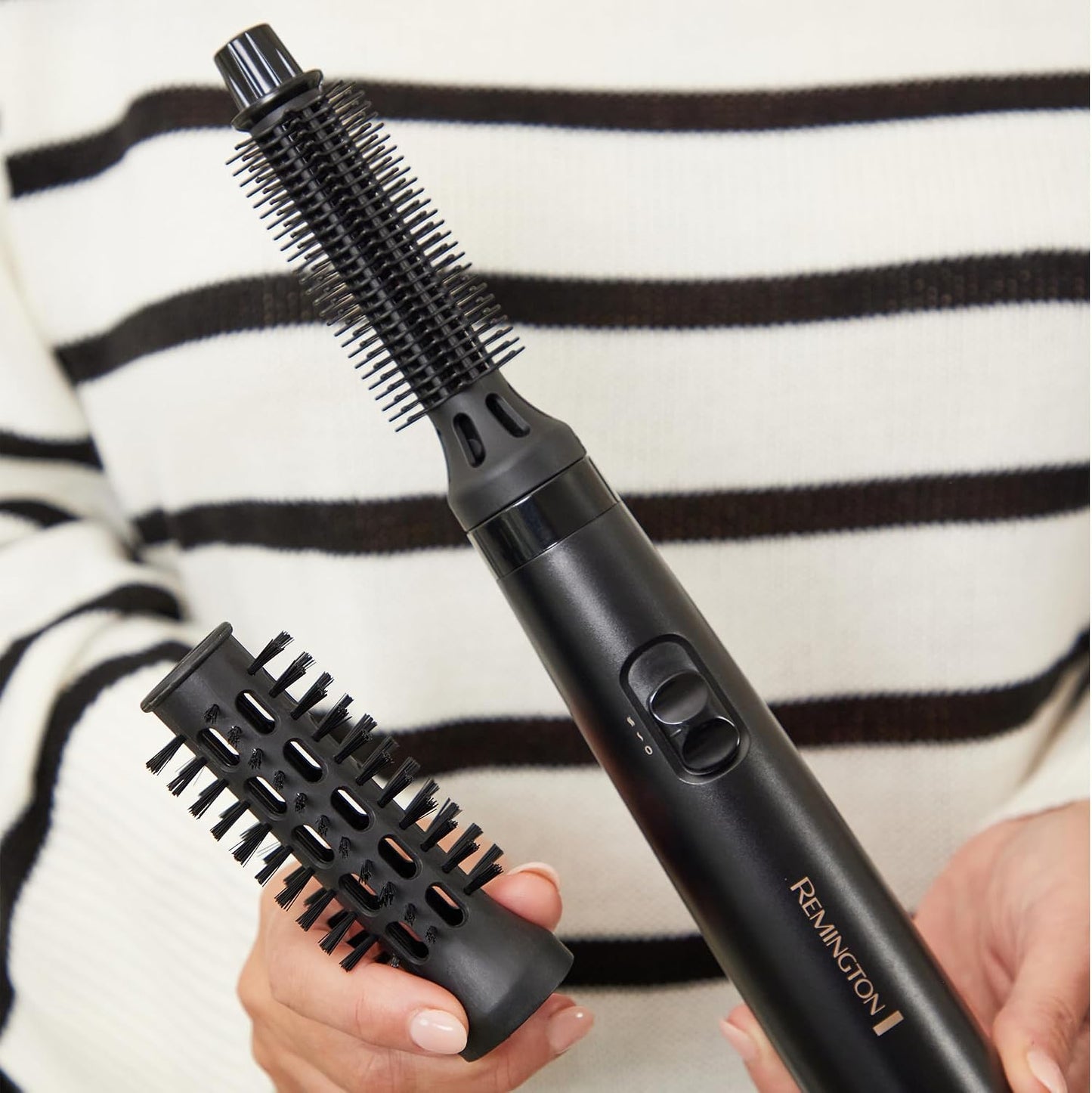 Remington Escova de Ar Blow Dry & Style - Modelador de Cabelo, 2 Acessórios, Modela e Dá Volume, Escova Secadora, Ótimo para Cabelo Curto, 400 W, 2 Temperaturas e 2 Velocidades - AS7100