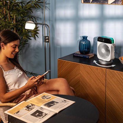 Cecotec Climatizador de mesa EnergySilence 600 DeskChill Smart Rotate. 10 W, depósito de 300 ml, controlo tátil, oscilação, 4 velocidades, luz LED com 7 cores e temporizador 8 h