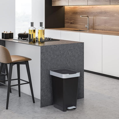 Tatay Balde do lixo inteligente, 26 x 36 x 47 cm, uso interior e exterior Cubo do lixo, capacidade de 25 l, abertura com pedal, sem BPA, design compacto, compatível com sacos de 30 L, preto