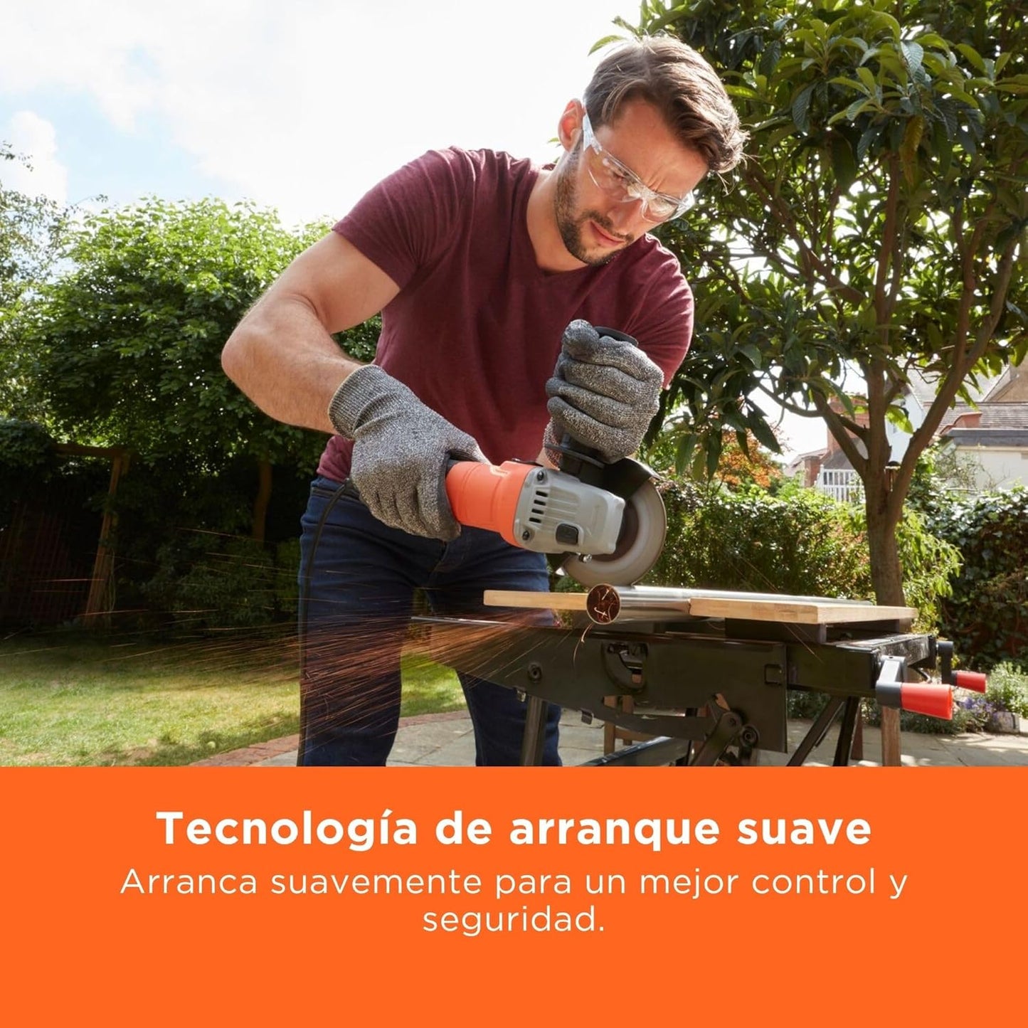 BLACK+DECKER Rebarbadora angular compacta com cabo de 15 mm 710 W, BEG010-QS,