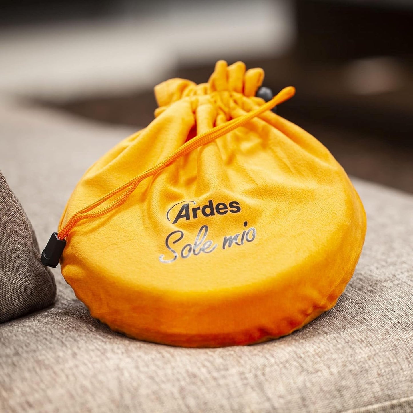 ARDES AR071A Sole Mio Aquecedor Elétrico 550W com Luz Indicadora, Ardes Aquecedor Elétrico Aquece Pés Mãos Recarregável e Portátil, Cobertura do Aquecedor de Pelúcia, Alimentado com Cabo Elétrico