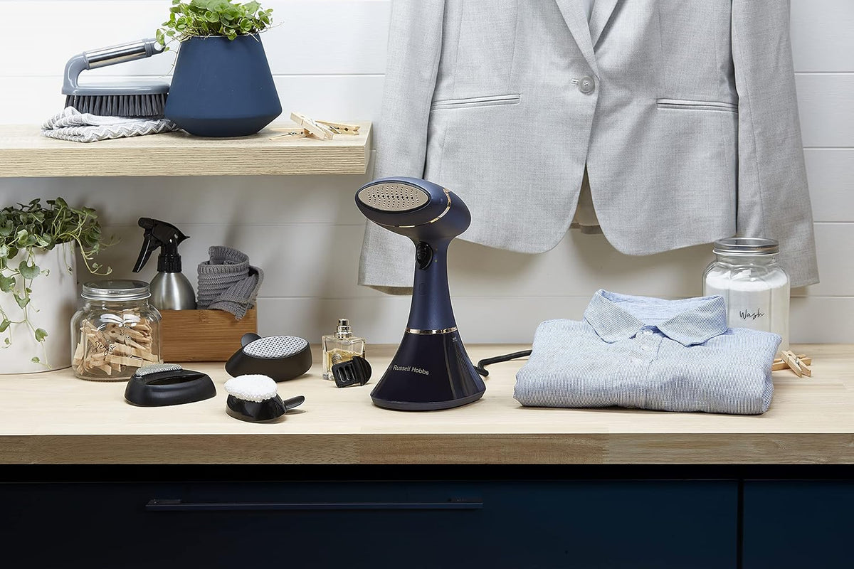 Russell Hobbs Ferro Vertical [1800W, 32g de geração de vapor] Steam Genie Aroma (base de cerâmica, tanque 200 ml, 3 acessórios, difusor de aroma, elimina rugas, plancha e reduz odores) 28041-56