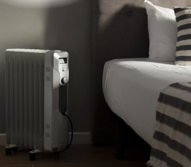ReadyWarm 9000 Space. Aquecedor elétrico a óleo com 9 Módulos, Baixo consumo de energia, 2000 W, 3 níveis de potência, Recolhe-cabos, Sistema de segurança, Rodas, 20 m2